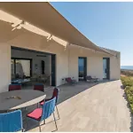 Hourglass Villa's Milos Psathadika