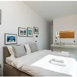 Hourglass Villa's Milos *