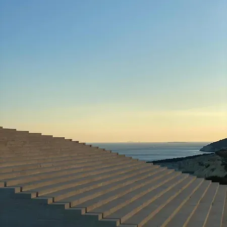 Hourglass Milos Psathadika