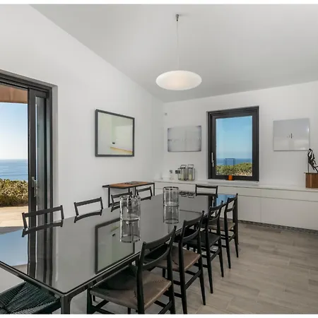 Hourglass Villa's Milos