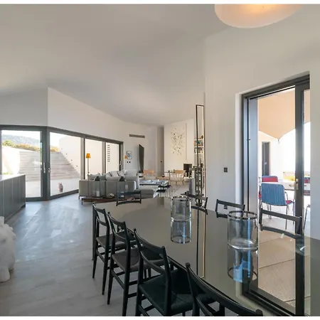Hourglass Villa's Milos Βίλα