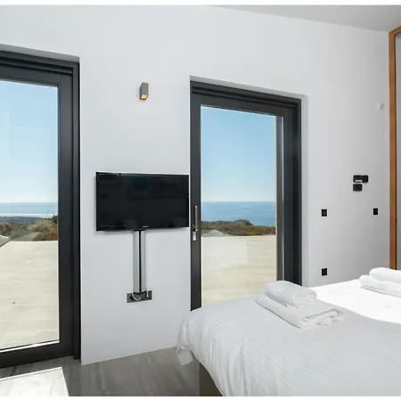 Hourglass Villa's Milos Psathadika