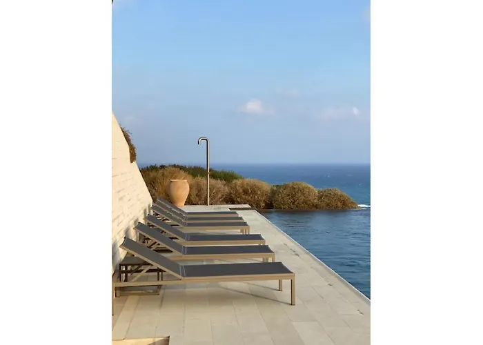 Hourglass Villa's Milos *