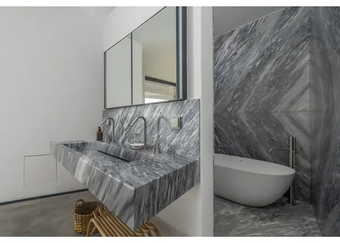 Hourglass Villa's Milos Villa Psathadika