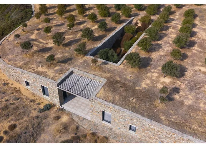 Hourglass Villa's Milos