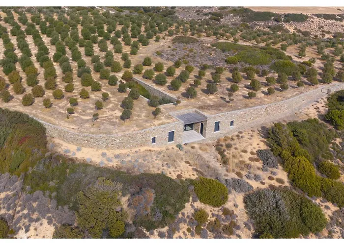 Hourglass Villa's Milos