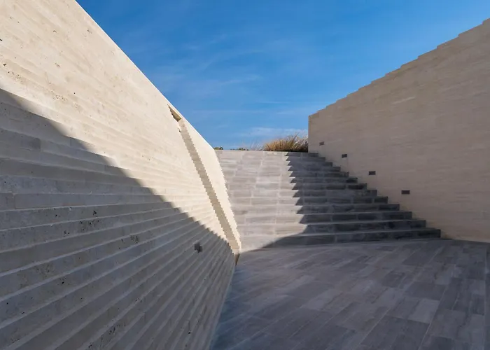 Hourglass Villa's Milos *