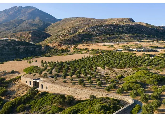 Hourglass Villa's Milos Psathadika