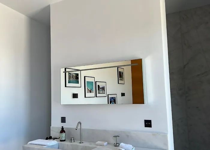 Hourglass Villa's Milos Villa Psathadika