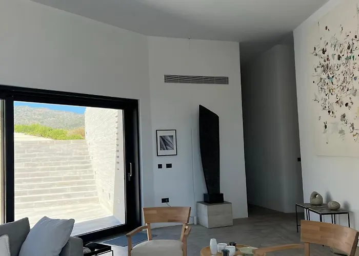 Hourglass Villa's Milos *