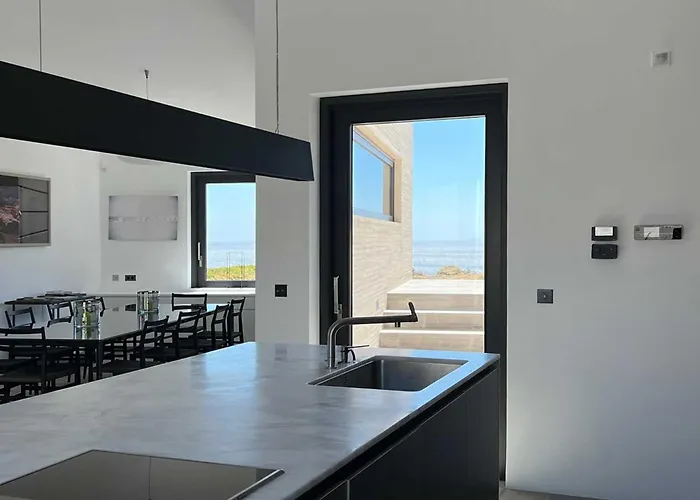 Hourglass Villa's Milos Psathadika